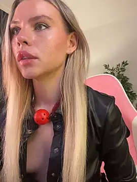 KittyKatyDream online show from December 2025 05:03:02 PM