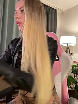 KittyKatyDream online show from April 2026 07:18:01 PM