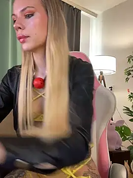 KittyKatyDream online show from April 2026 04:09:02 PM