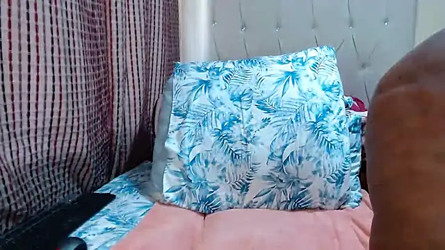 Snapshot of CHOCOLATEDARKBUSTYX chatting on March 2026 06:18:02 AM CHOCOLATEDARKBUSTYX online show from March 2026 06:18:02 AM