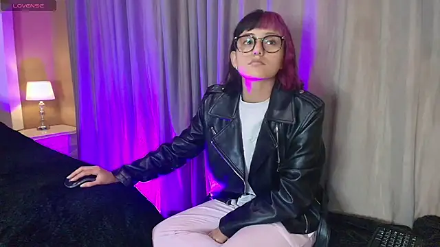 tati cardenas online show from March 2025 04:38:01 AM