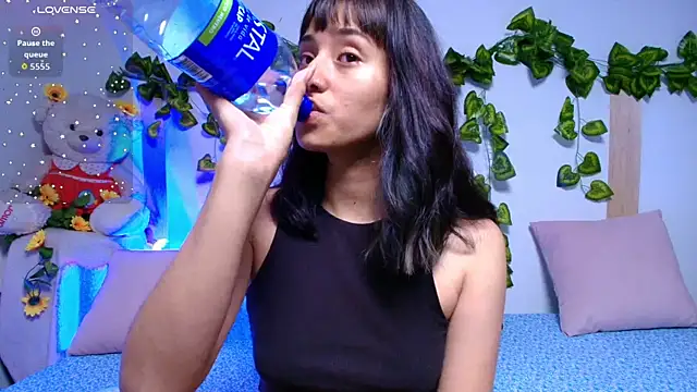 tati cardenas online show from December 2025 05:00:02 AM