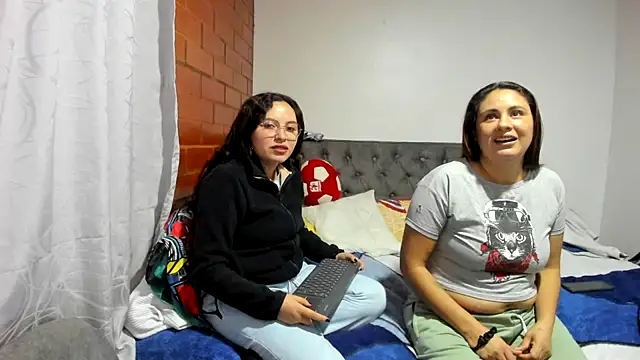  girls on fire  online show from December 2025 10:56:01 PM