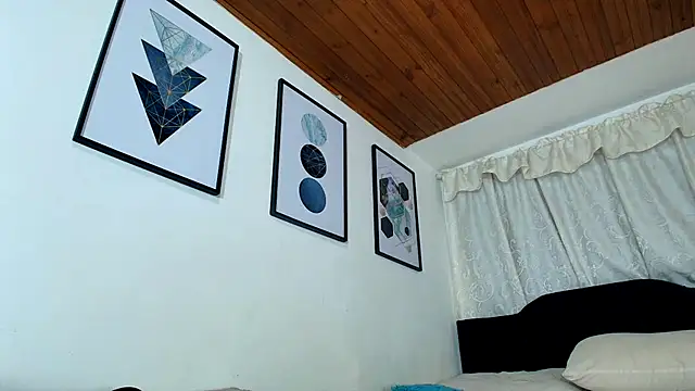 sam her online show from October 2025 09:04:02 PM