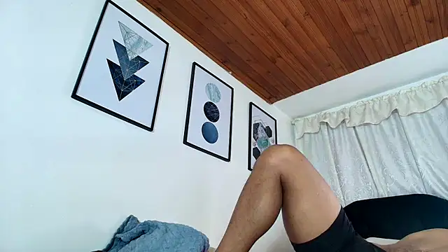 sam her online show from October 2025 07:48:01 PM