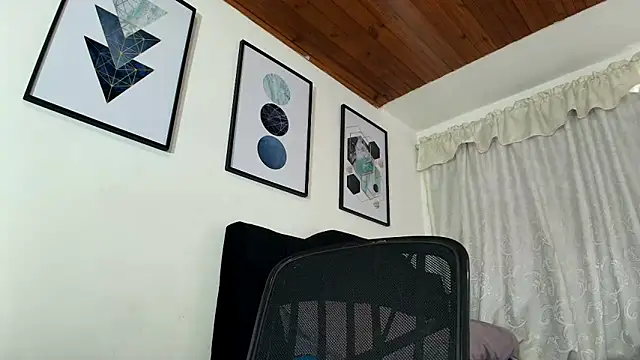 sam her online show from November 2025 08:58:01 PM