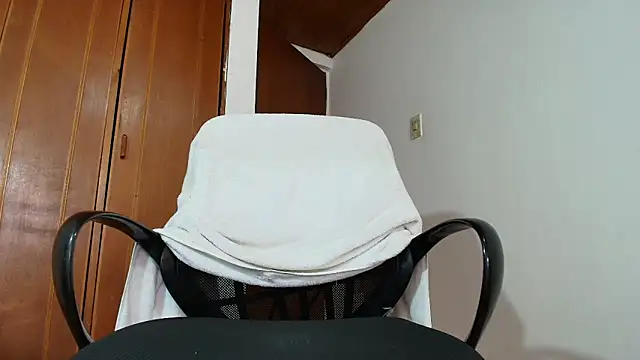 sam her online show from April 2026 09:11:02 PM