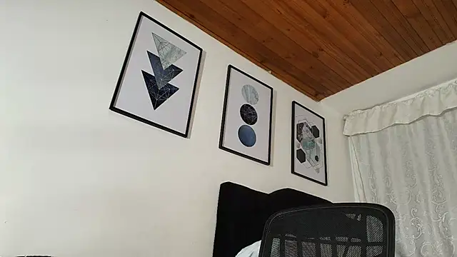 sam her online show from December 2025 12:24:02 AM