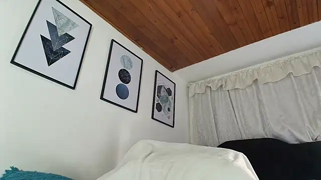 sam her online show from September 2025 09:21:02 PM