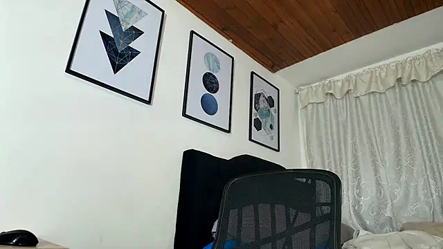 sam her online show from November 2025 01:54:01 AM