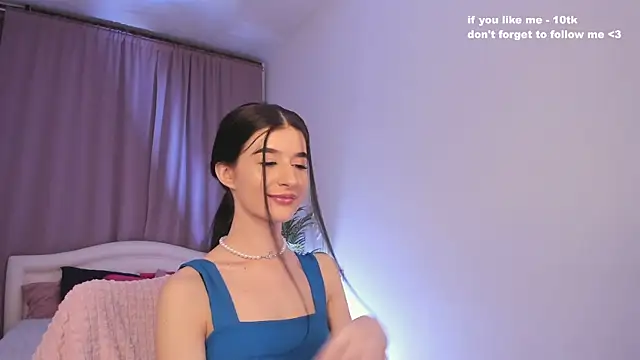 Snapshot of LauraCoy chatting on February 2025 08:27:02 PM LauraCoy online show from February 2025 08:27:02 PM