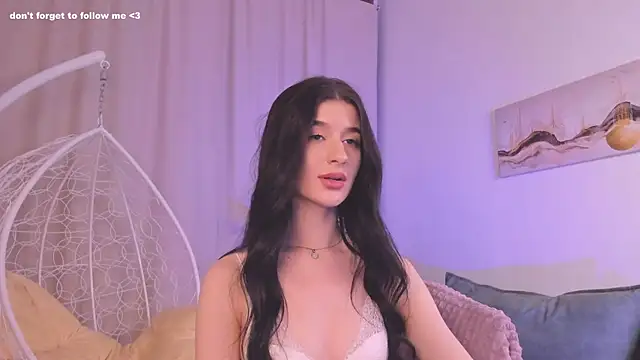 Snapshot of LauraCoy chatting on January 2025 11:32:02 PM LauraCoy online show from January 2025 11:32:02 PM