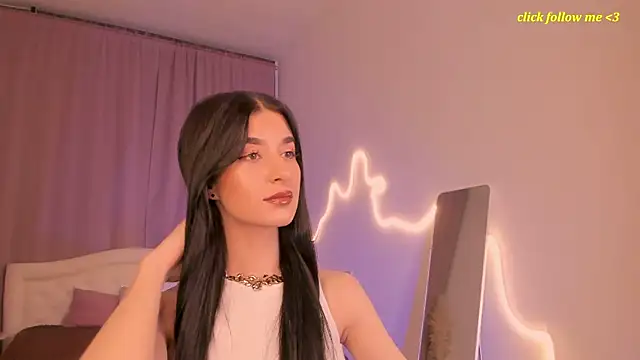 Snapshot of LauraCoy chatting on July 2026 09:10:01 PM LauraCoy online show from July 2026 09:10:01 PM