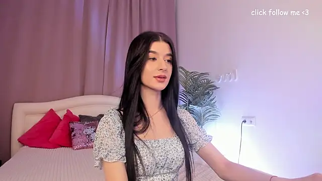 Snapshot of LauraCoy chatting on January 2025 08:19:02 PM LauraCoy online show from January 2025 08:19:02 PM