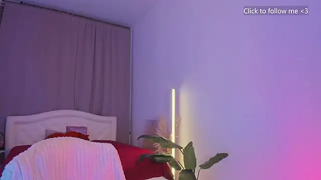 LauraCoy online show from October 2025 08:06:02 PM