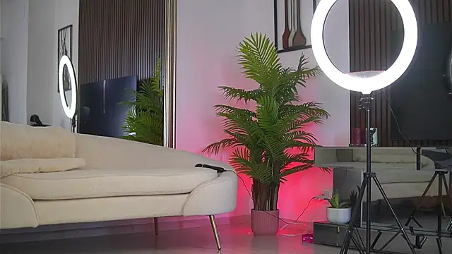 Abbela White online show from July 2026 05:47:02 AM
