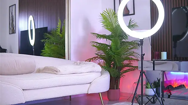 Abbela White online show from June 2026 05:40:02 AM