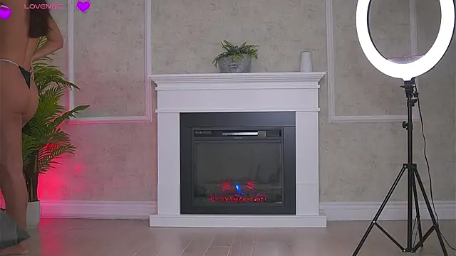 Abbela White online show from November 2025 06:06:01 AM