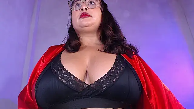 NadiaWhite online show from December 2025 09:21:01 AM