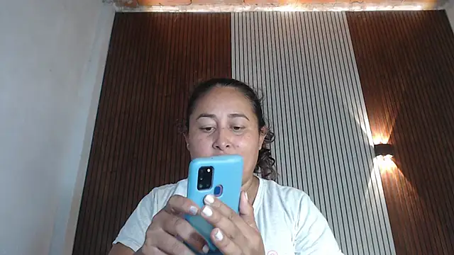 NadiaWhite online show from May 2026 04:46:01 PM
