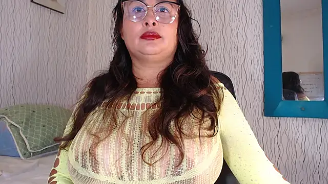 Snapshot of NadiaWhite chatting on October 2025 11:56:02 AM NadiaWhite online show from October 2025 11:56:02 AM
