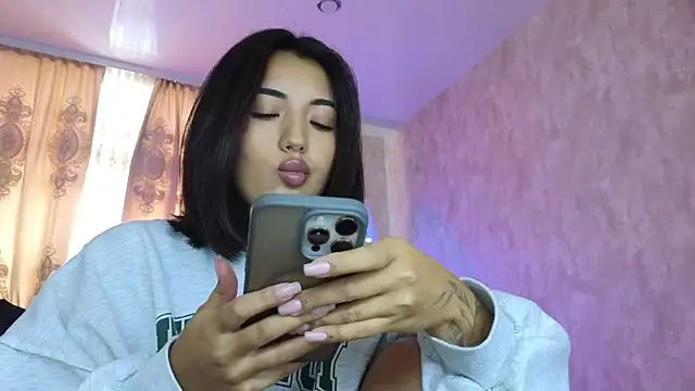 Snapshot of lily__foster chatting on January 2026 08:54:01 AM lily foster online show from January 2026 08:54:01 AM