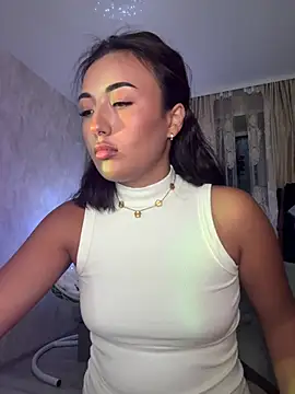 lily  foster online show from April 2026 04:52:02 PM