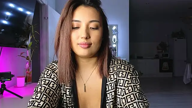 lily  foster online show from March 2025 07:04:01 PM