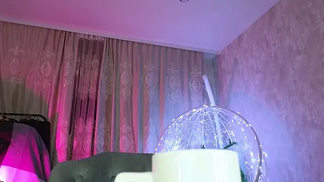 Snapshot of lily__foster chatting on December 2025 08:31:01 PM lily foster online show from December 2025 08:31:01 PM