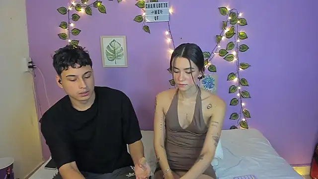 Snapshot of charlottte_queen chatting on March 2025 08:31:01 PM charlottte queen online show from March 2025 08:31:01 PM