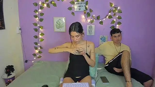 Snapshot of charlottte_queen chatting on February 2025 10:42:01 PM charlottte queen online show from February 2025 10:42:01 PM