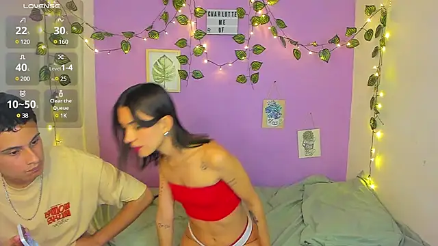 Snapshot of charlottte_queen chatting on December 2024 11:30:01 PM charlottte queen online show from December 2024 11:30:01 PM