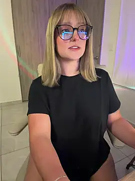 Megan lu2 online show from May 2026 07:33:01 AM