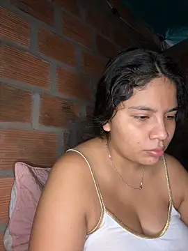 Snapshot of moncerrat_luna chatting on February 2025 03:26:01 PM moncerrat luna online show from February 2025 03:26:01 PM