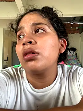 Snapshot of moncerrat_luna chatting on September 2025 09:10:02 PM moncerrat luna online show from September 2025 09:10:02 PM