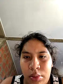 moncerrat luna online show from November 2025 04:40:01 PM