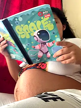 Snapshot of moncerrat_luna chatting on October 2025 09:49:02 PM moncerrat luna online show from October 2025 09:49:02 PM