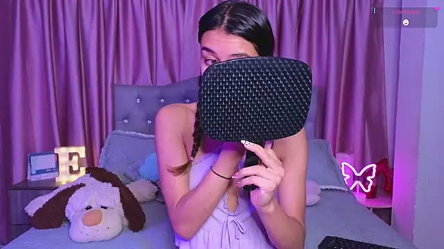 Snapshot of Emiily_Scott1 chatting on November 2025 10:35:02 PM Emiily Scott1 online show from November 2025 10:35:02 PM