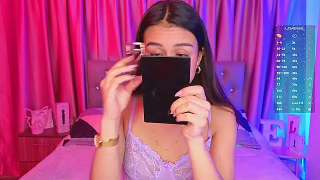 Emiily Scott1 online show from April 2026 12:02:01 AM