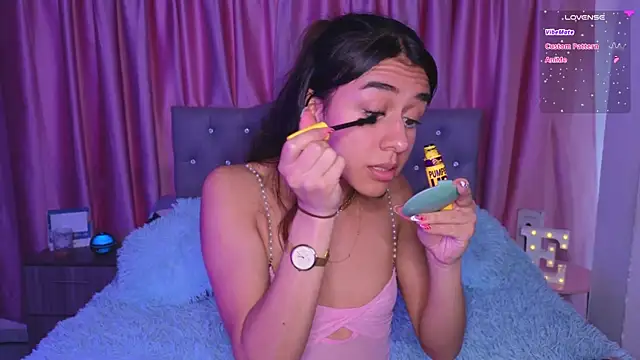 Snapshot of Emiily_Scott1 chatting on November 2025 09:37:01 PM Emiily Scott1 online show from November 2025 09:37:01 PM