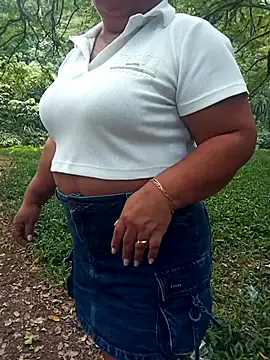 HORNY MATURE25 online show from October 2025 05:37:02 PM