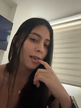 Sophie  Foxxx online show from April 2026 09:39:33 PM