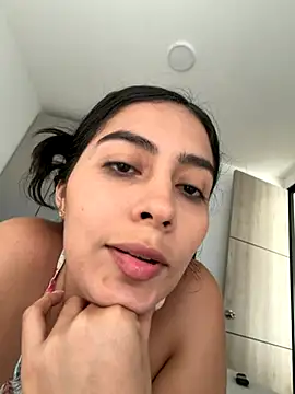 Snapshot of Sophie__Foxxx chatting on November 2025 08:02:01 PM Sophie Foxxx online show from November 2025 08:02:01 PM