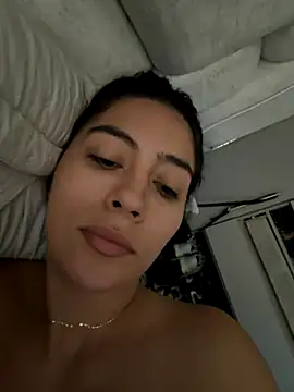 Snapshot of Sophie__Foxxx chatting on November 2025 12:27:02 PM Sophie Foxxx online show from November 2025 12:27:02 PM