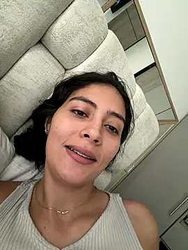 Sophie  Foxxx online show from December 2025 03:27:02 PM