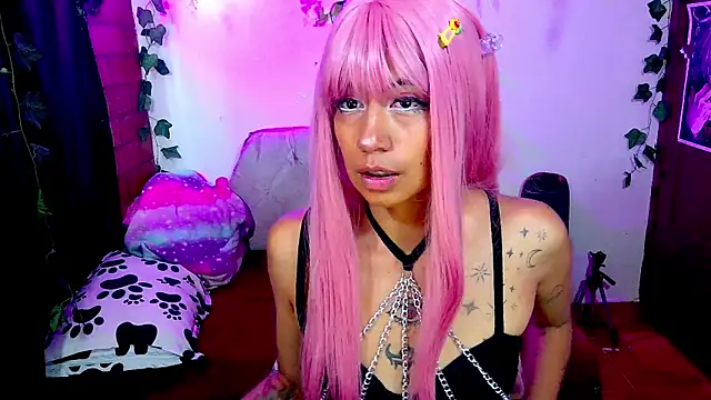 Roxanbunny1 online show from December 2025 05:56:02 PM