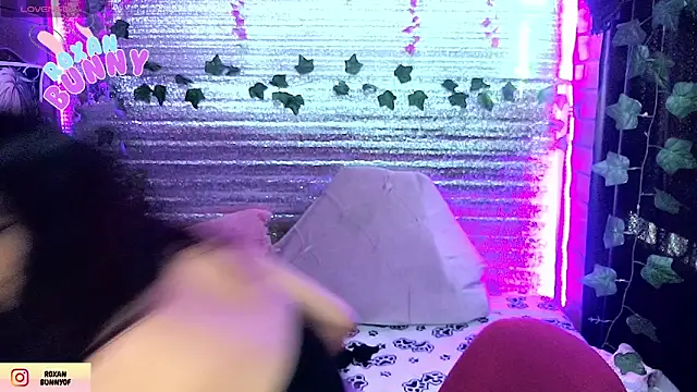 Roxanbunny1 online show from March 2026 08:24:02 PM