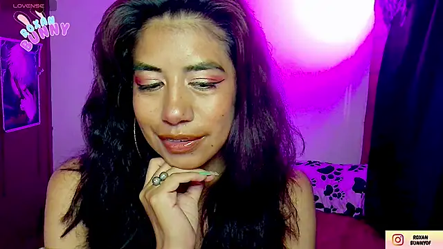 Roxanbunny1 online show from November 2025 08:35:01 AM