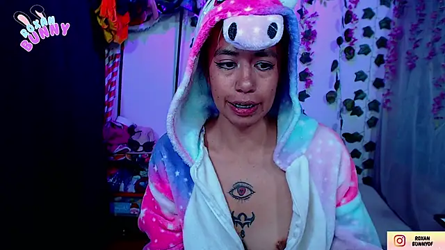 Roxanbunny1 online show from September 2025 02:45:02 AM