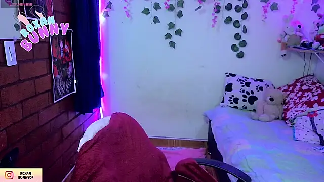 Roxanbunny1 online show from April 2026 01:50:01 PM